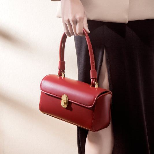 Classic Messenger Bag