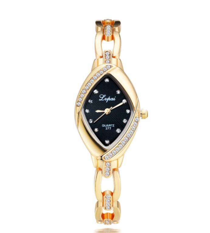 LuxeCharm Quartz Bracelet Watch
