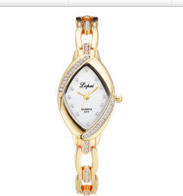 LuxeCharm Quartz Bracelet Watch